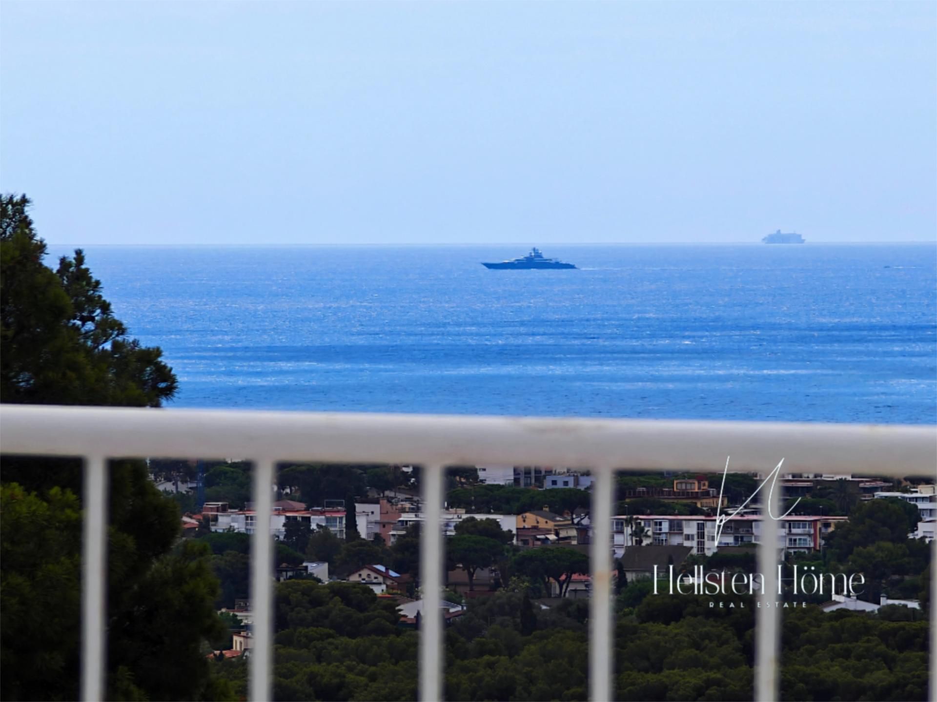 Vista exterior de Pis en venda en Castelldefels amb Balcó