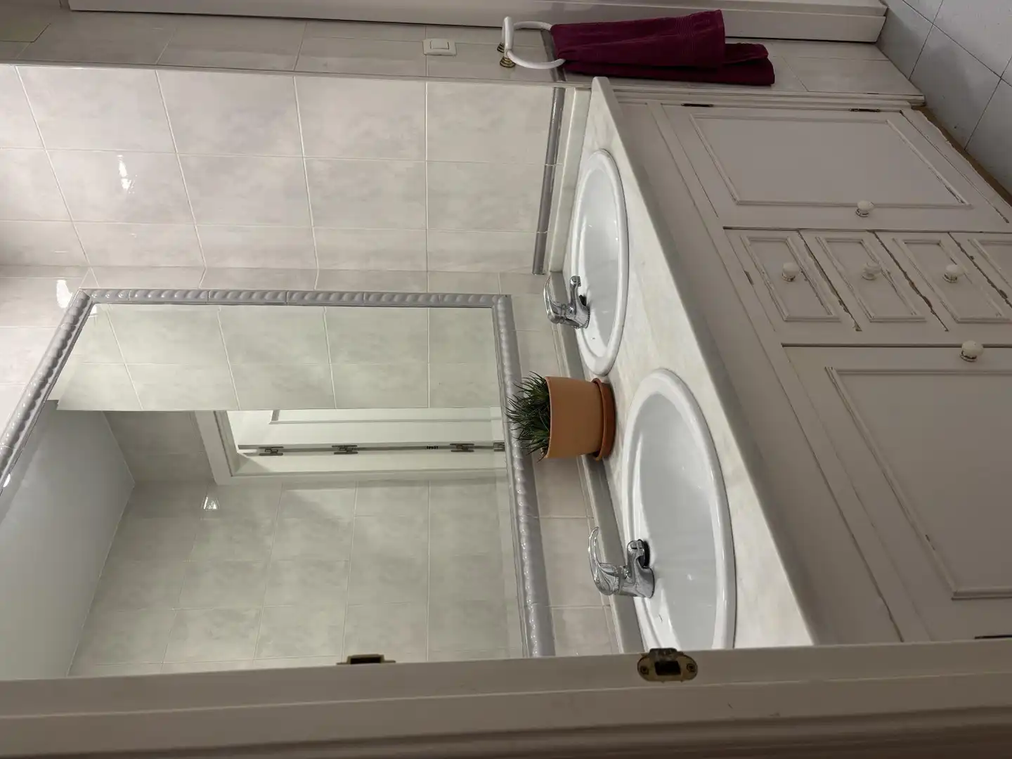 Bathroom of Flat for share in Sevilla  with Air Conditioner, Heating and Furnished