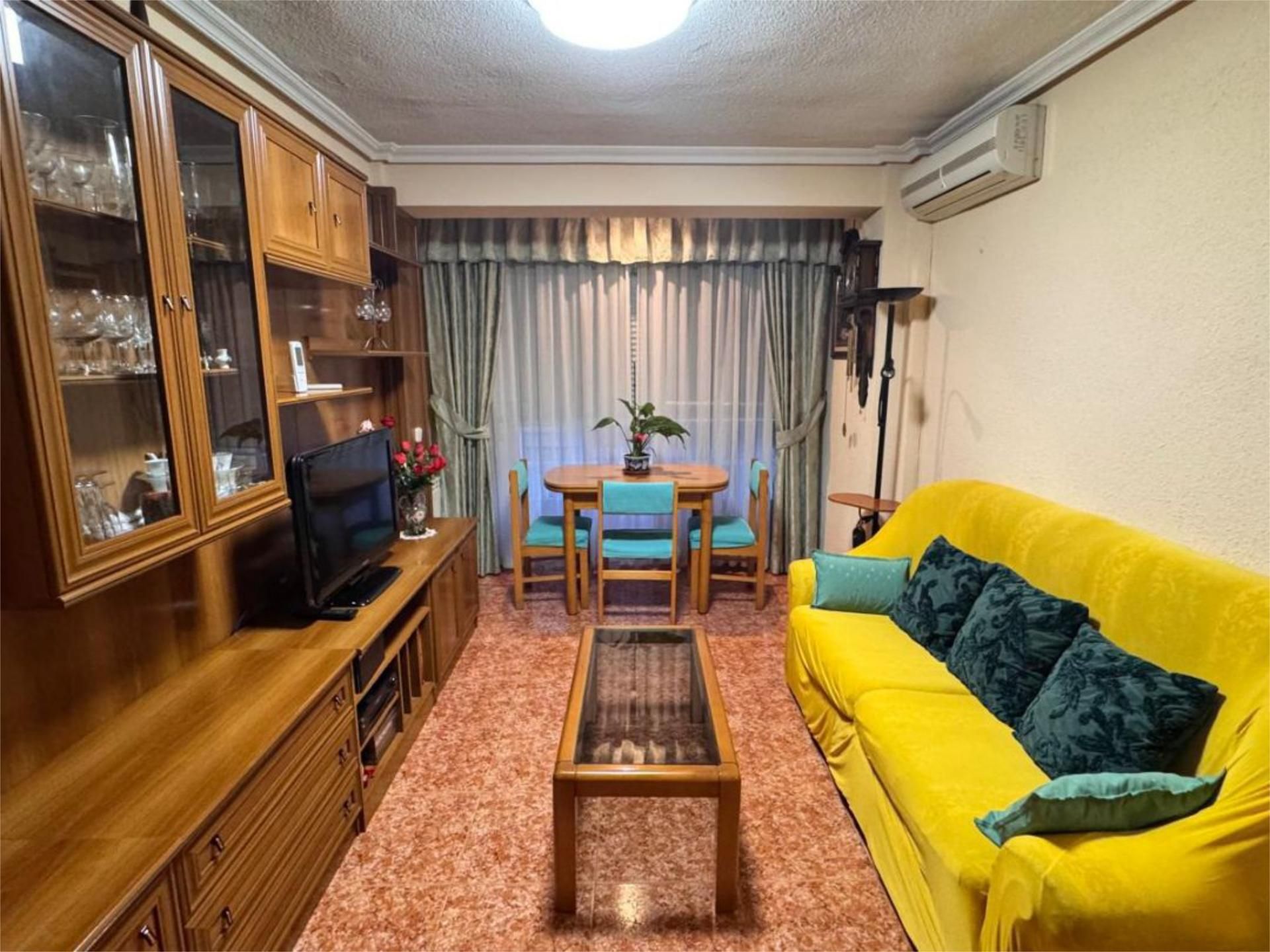 Living room of Flat for sale in Alcalá de Henares  with Air Conditioner