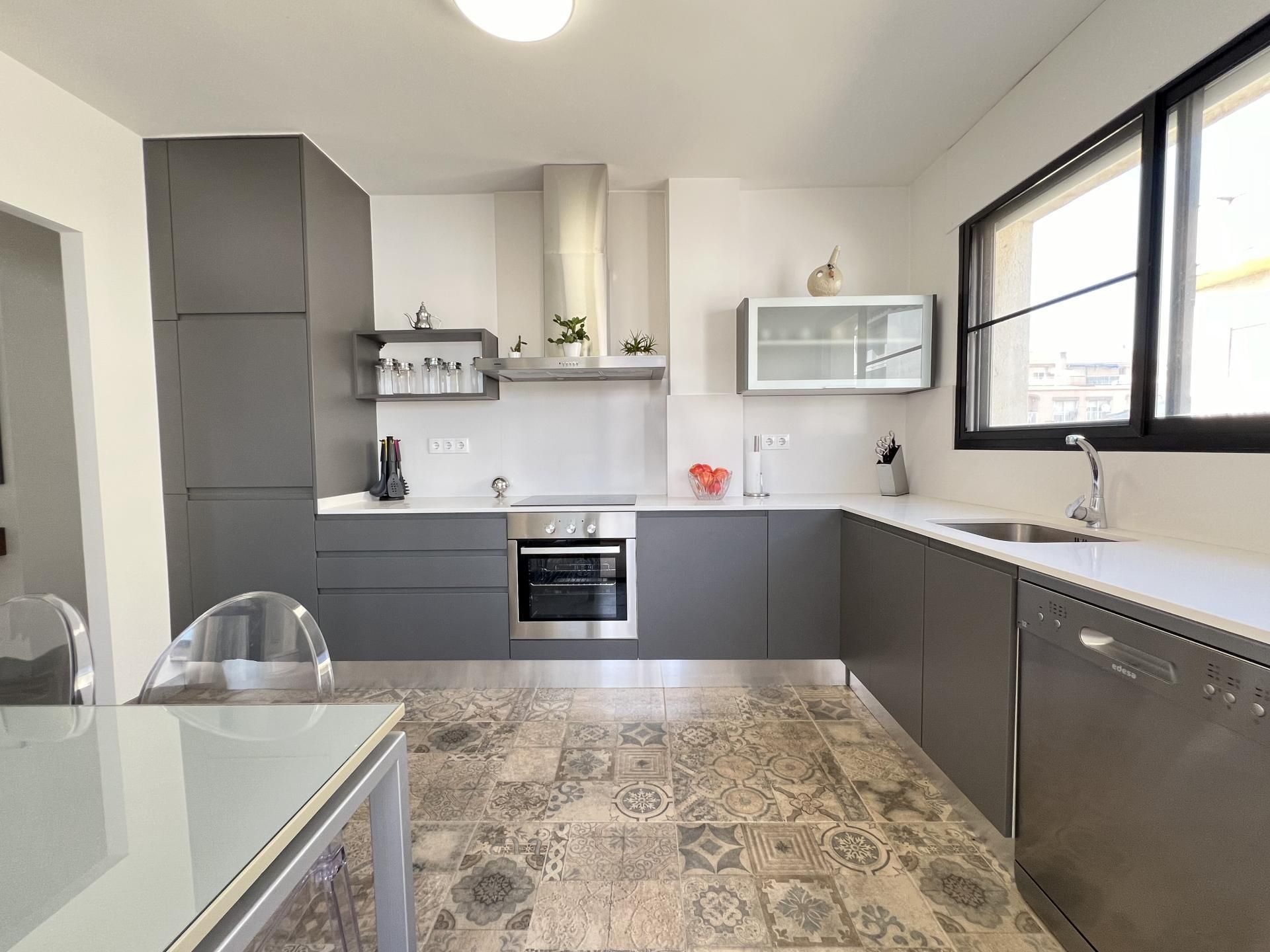 Küche von Wohnung zum verkauf in L'Aldea mit Klimaanlage, Heizung und Parkett