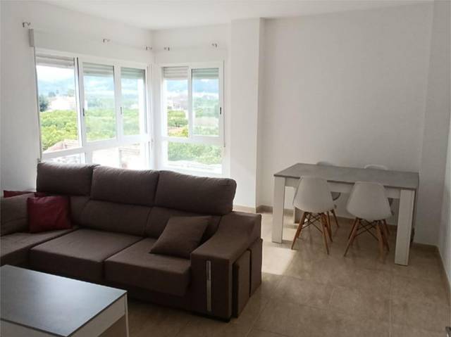 Piso en Venta en Calle Vicent Andres Estelles, 2 en Beniarjó