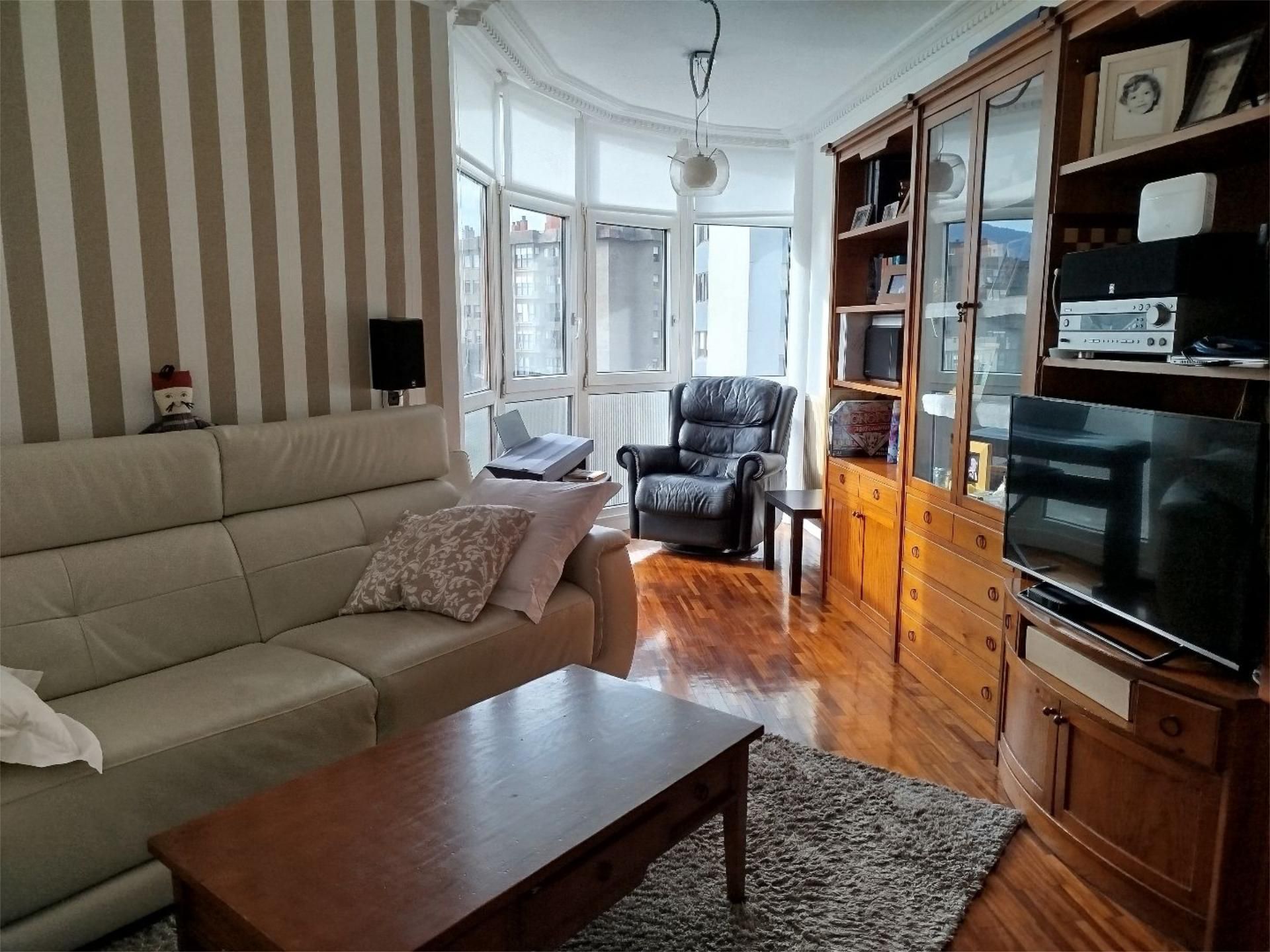 Sala de estar de Dúplex en venta en Bilbao 