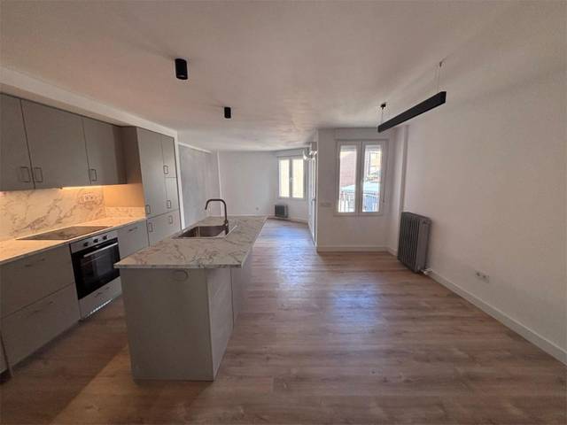 Piso en Venta en Calle de Cabeza del Moro, 1 en Casco Antiguo