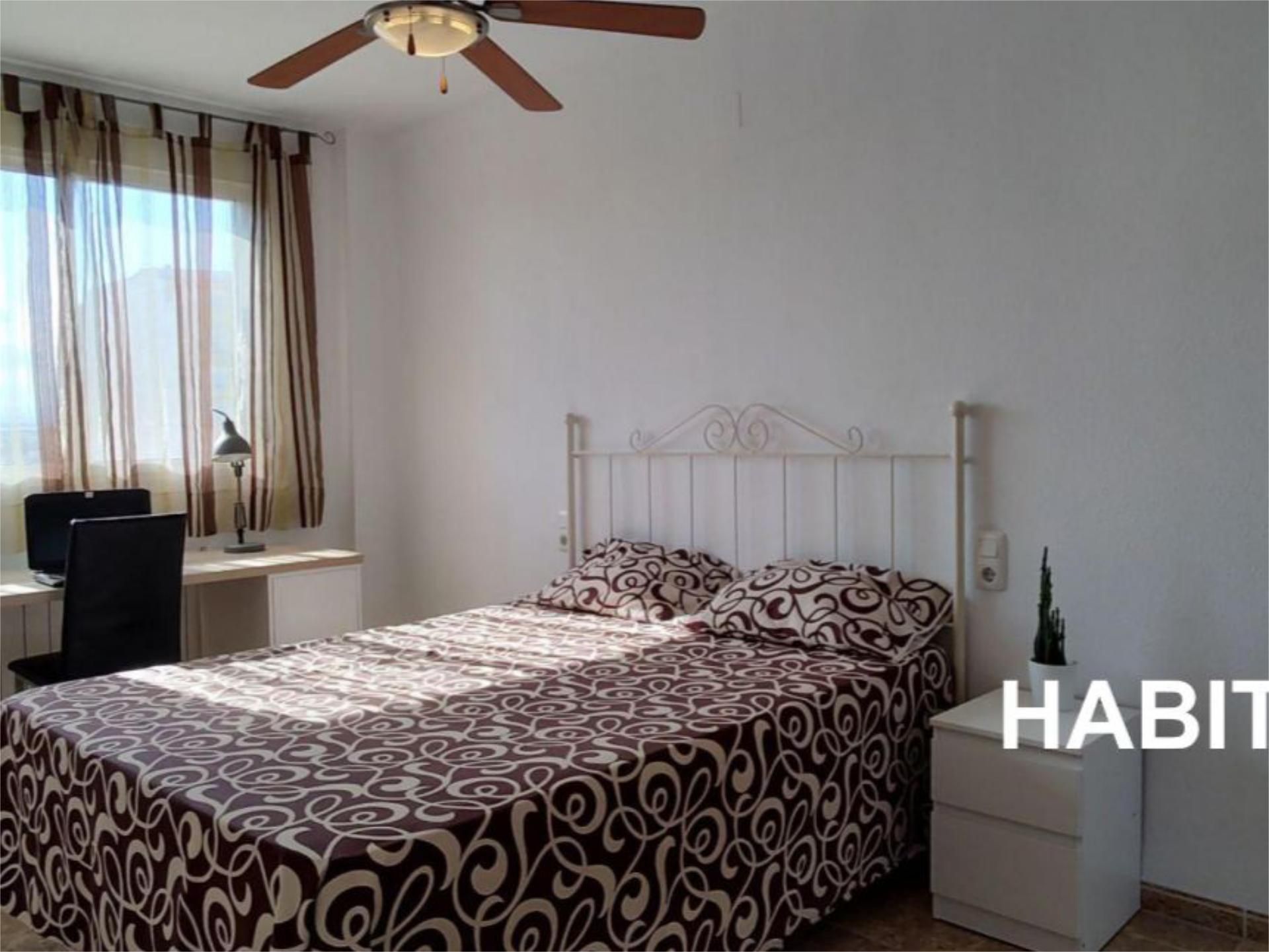 Bedroom of Flat to share in Vinaròs  with Heating, Furnished and Balcony