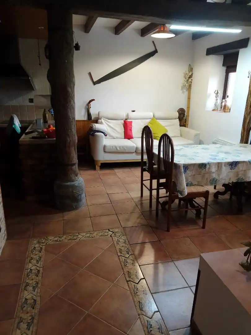 Casa adosada en venta en N-639, 4, Zierbena Sala de estar de Casa adosada en venta en Zierbena con Amueblado