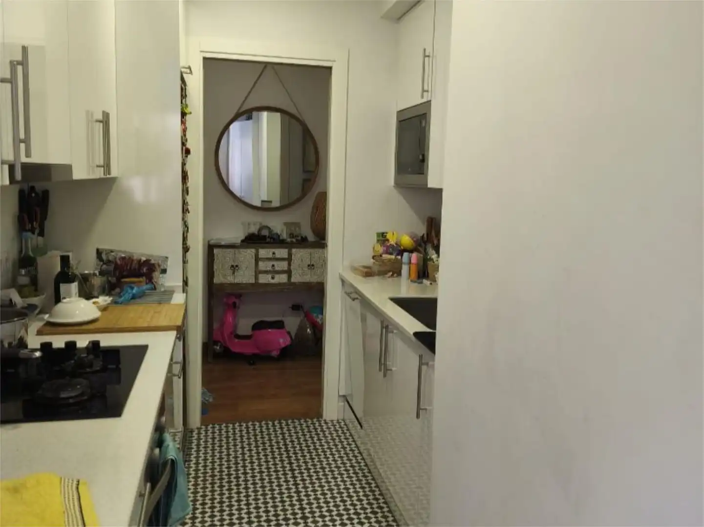 Flat for sale in Virgen de Lujan, 50a, Barrio de los Remedios Kitchen of Flat for sale in Sevilla Capital with Air Conditioner, Terrace and Balcony