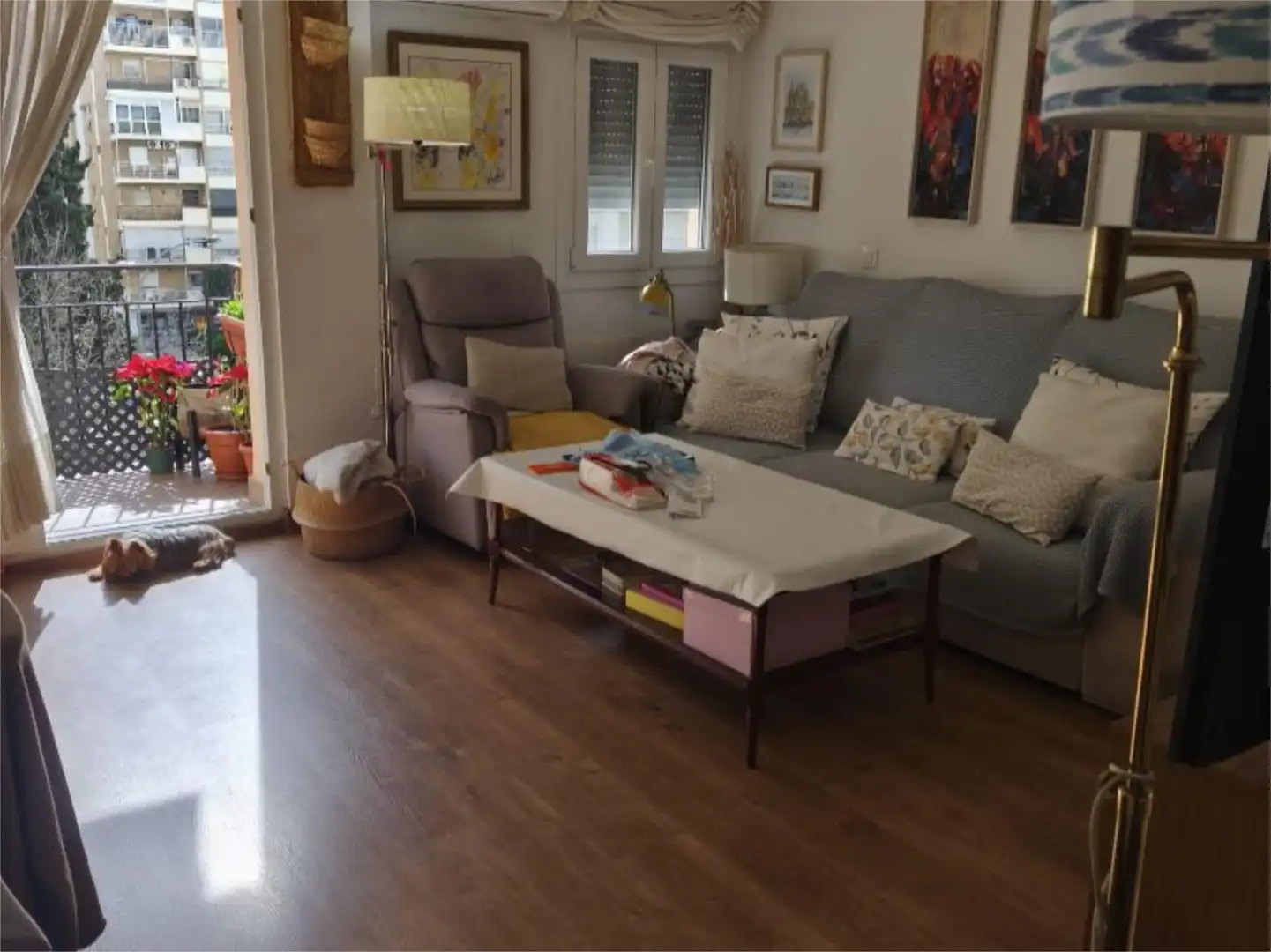 Flat for sale in Virgen de Lujan, 50a, Barrio de los Remedios Living room of Flat for sale in Sevilla Capital with Air Conditioner, Terrace and Balcony