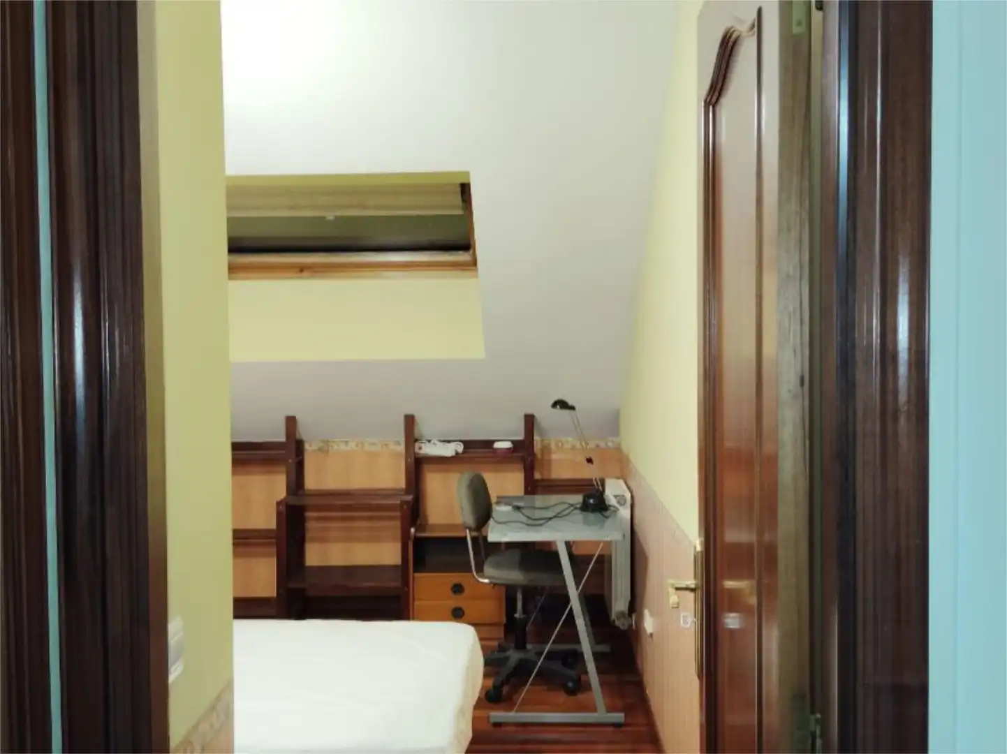 Zimmer in Rúa Luis Otero, 2, O Burgo - Campus Universitario Schlafzimmer von Dachboden zur untervermieten in Pontevedra Capital mit Heizung, Parkett und Abstellraum