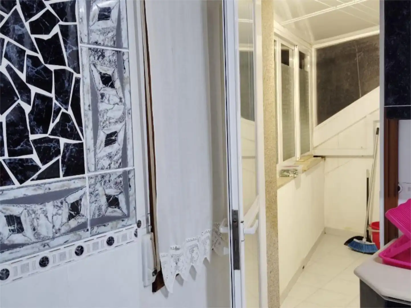 Zimmer in Rúa Luis Otero, 2, O Burgo - Campus Universitario Dachboden zur untervermieten in Pontevedra Capital mit Heizung, Parkett und Abstellraum