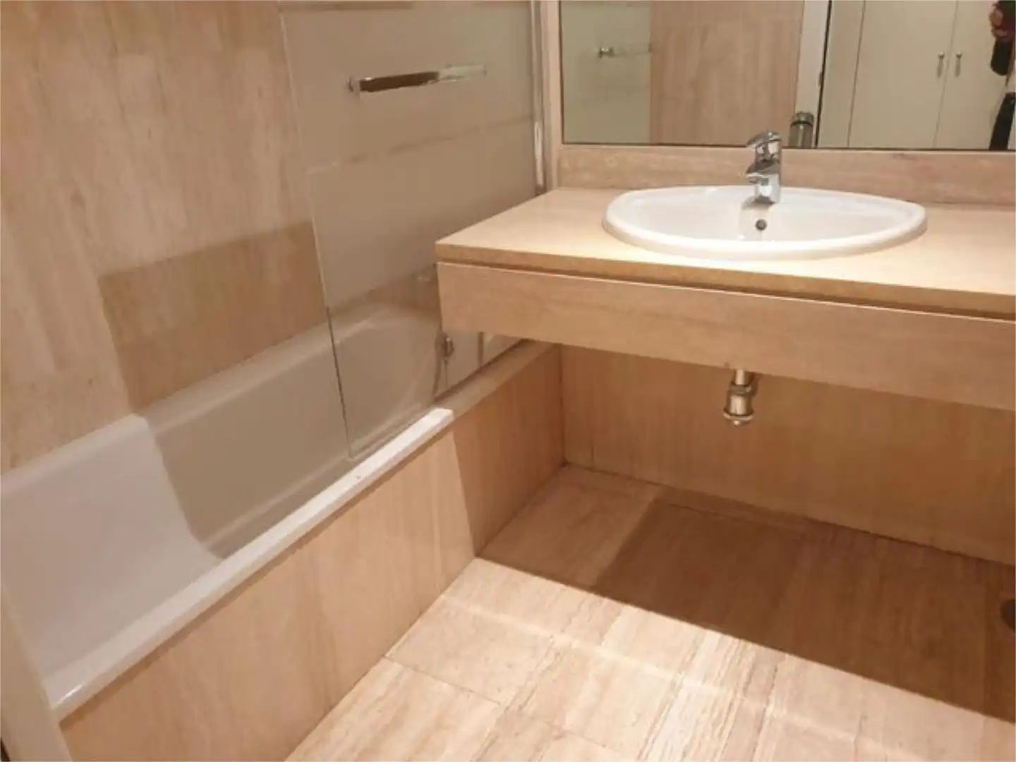 Wohnung zum Verkauf in Las Pajanosas Badezimmer von Wohnung zum Verkauf in Guillena mit Heizung, Privatgarten und Terrasse