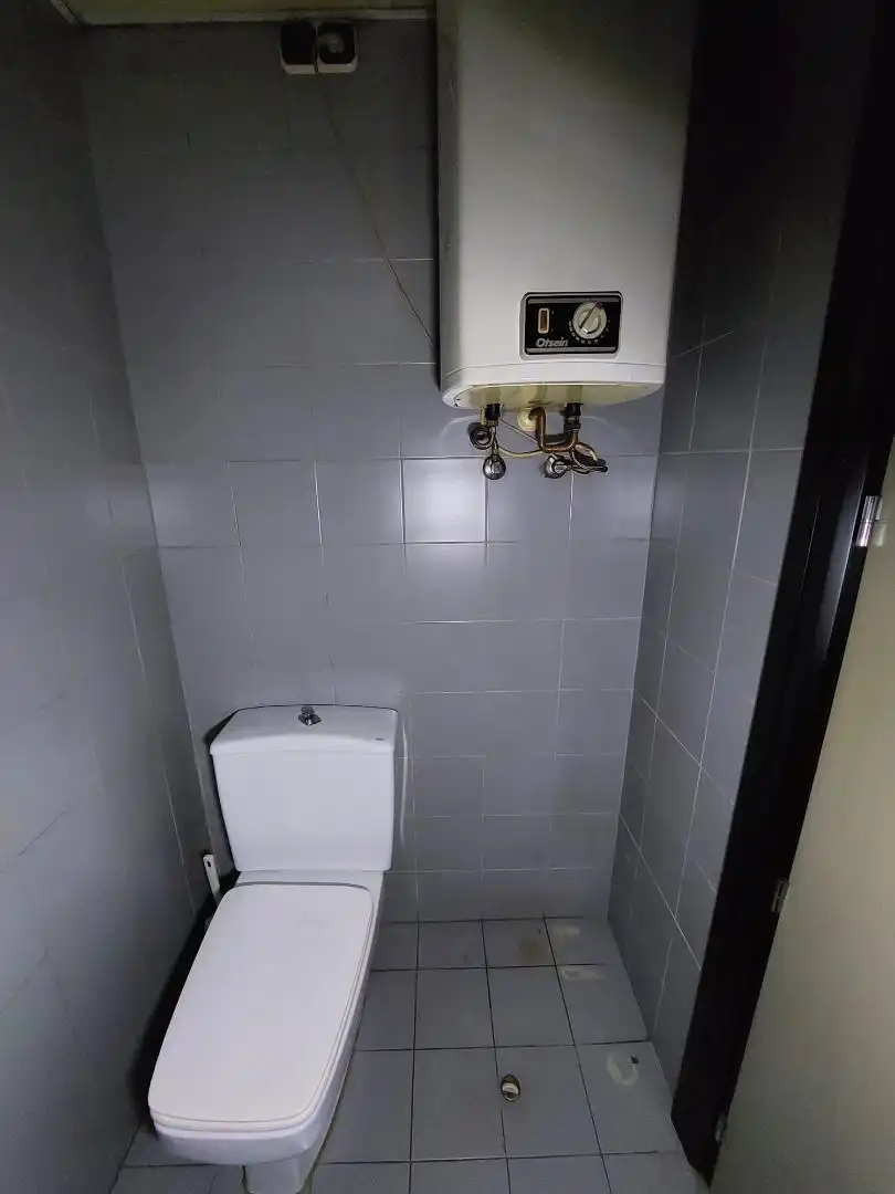 Bathroom of Office for rent in Oviedo 