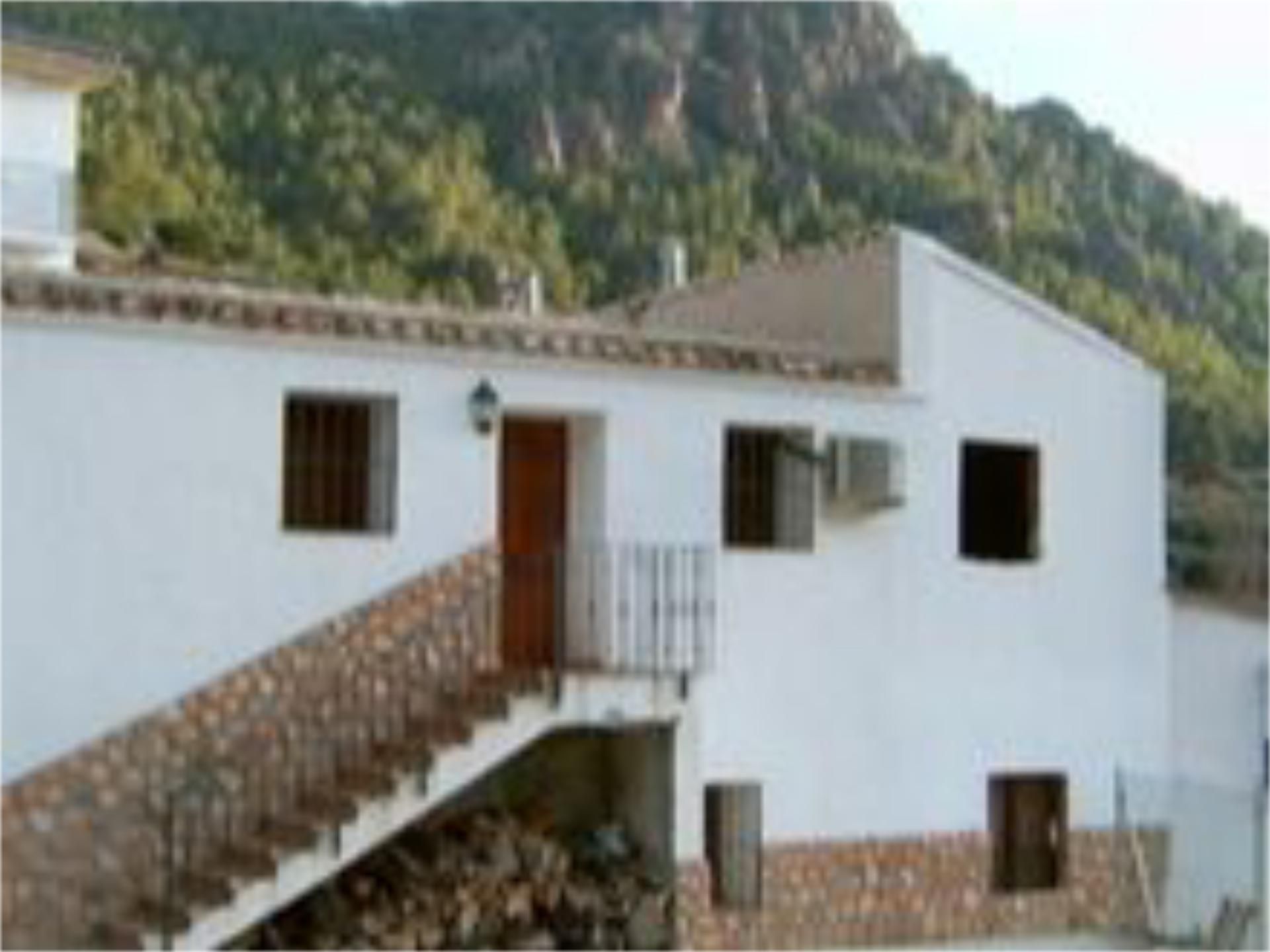 Vista exterior de Finca rústica en venda en Quesada amb Aire condicionat, Terrassa i Piscina