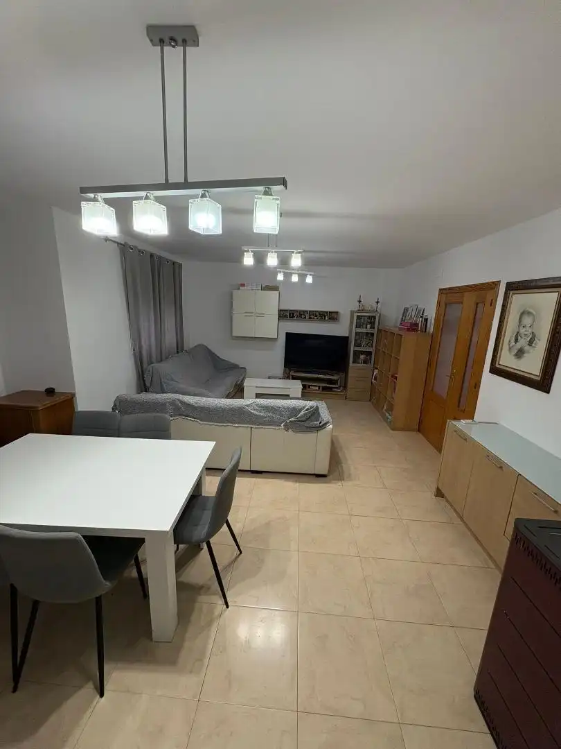 Casa adosada en venta en Calle Deportes, 13, Macastre Sala de estar de Casa adosada en venta en Macastre con Aire acondicionado y Balcón