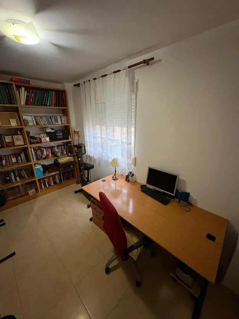 Casa adosada en venta en Calle Deportes, 13, Macastre Habitación de Casa adosada en venta en Macastre con Aire acondicionado y Balcón