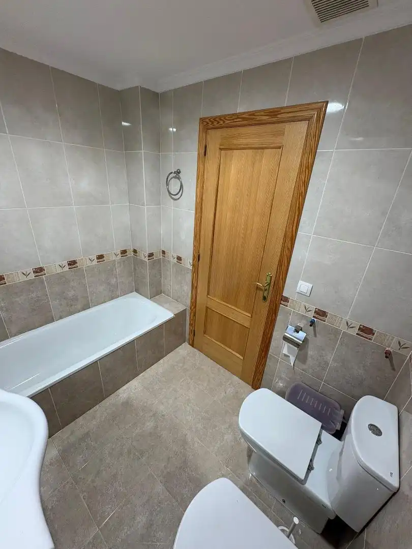Casa adosada en venta en Calle Deportes, 13, Macastre Baño de Casa adosada en venta en Macastre con Aire acondicionado y Balcón