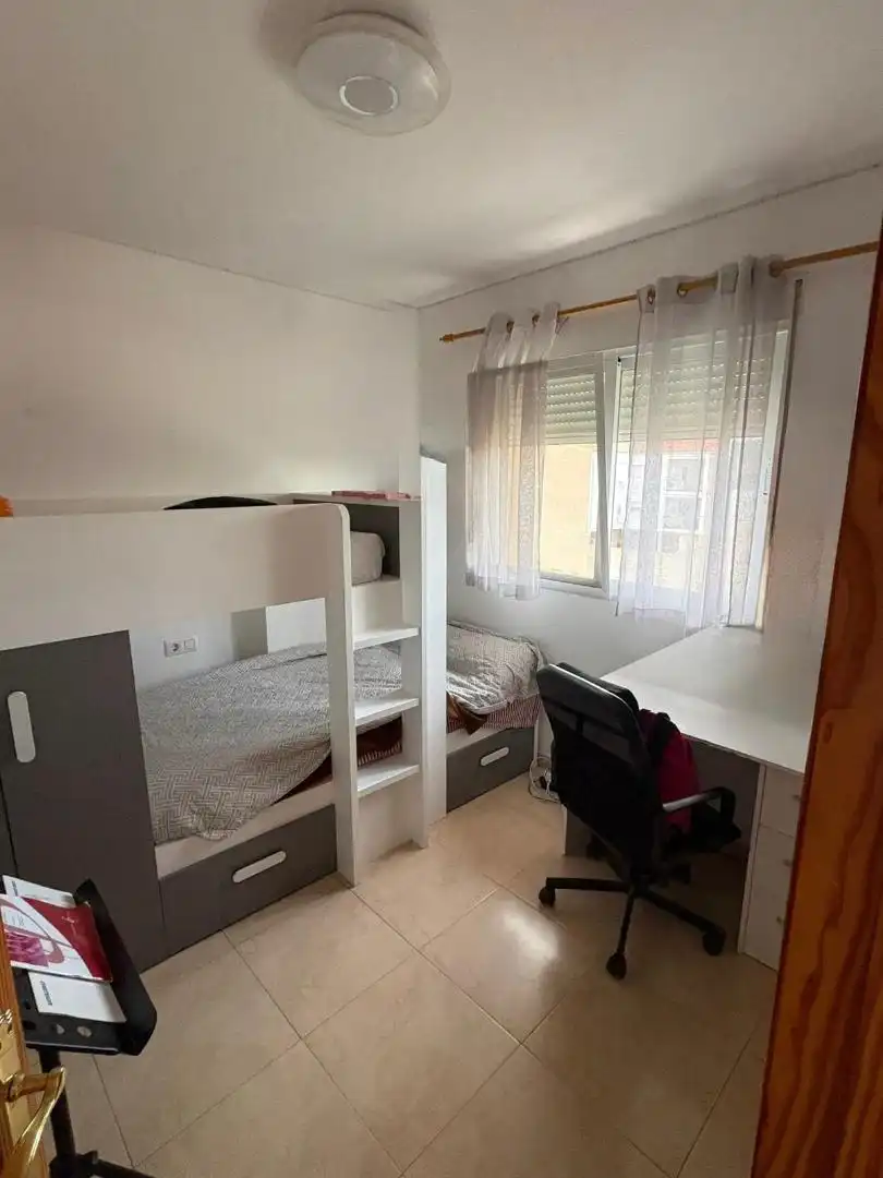 Casa adosada en venta en Calle Deportes, 13, Macastre Habitación de Casa adosada en venta en Macastre con Aire acondicionado y Balcón