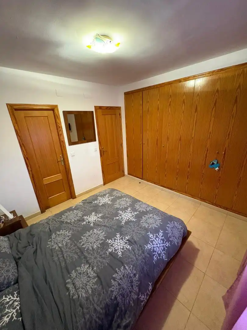 Casa adosada en venta en Calle Deportes, 13, Macastre Habitación de Casa adosada en venta en Macastre con Aire acondicionado y Balcón