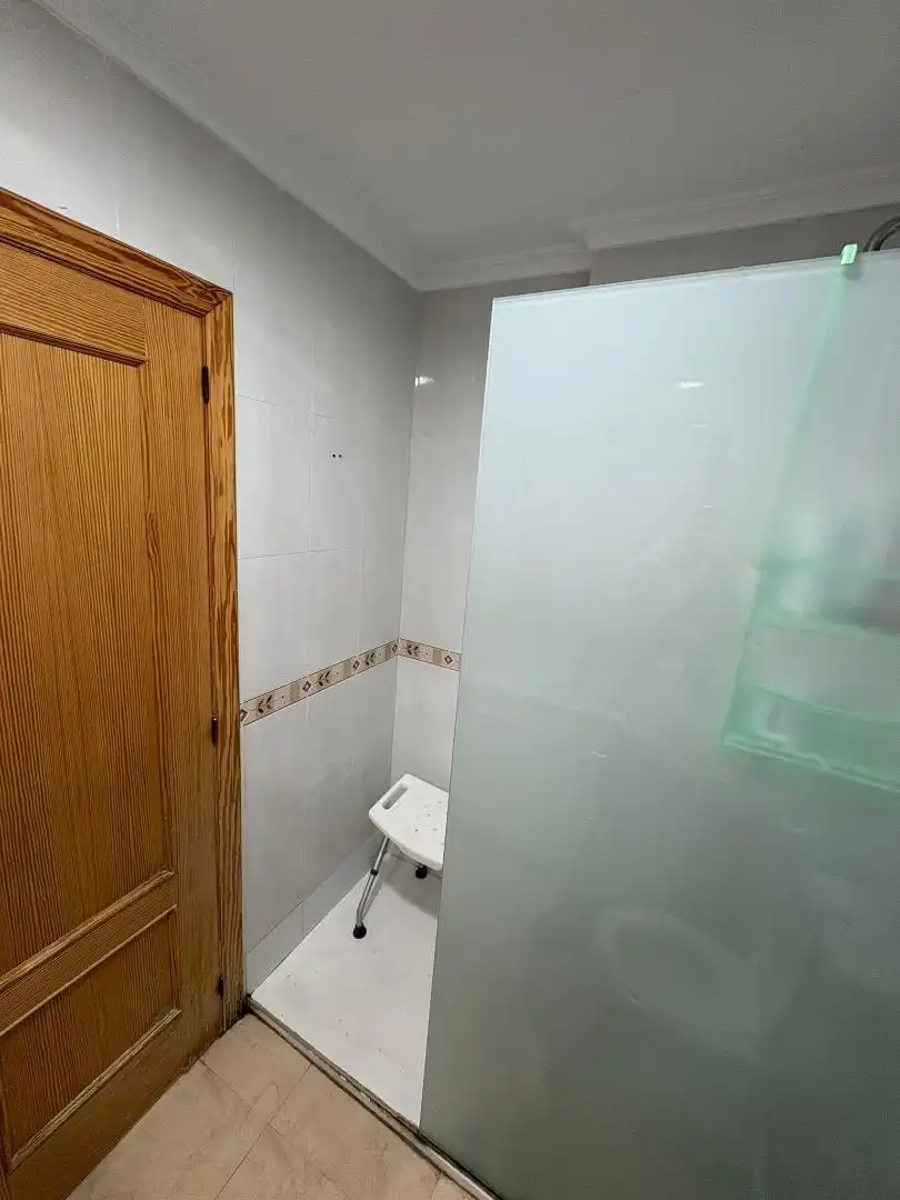Casa adosada en venta en Calle Deportes, 13, Macastre Baño de Casa adosada en venta en Macastre con Aire acondicionado y Balcón