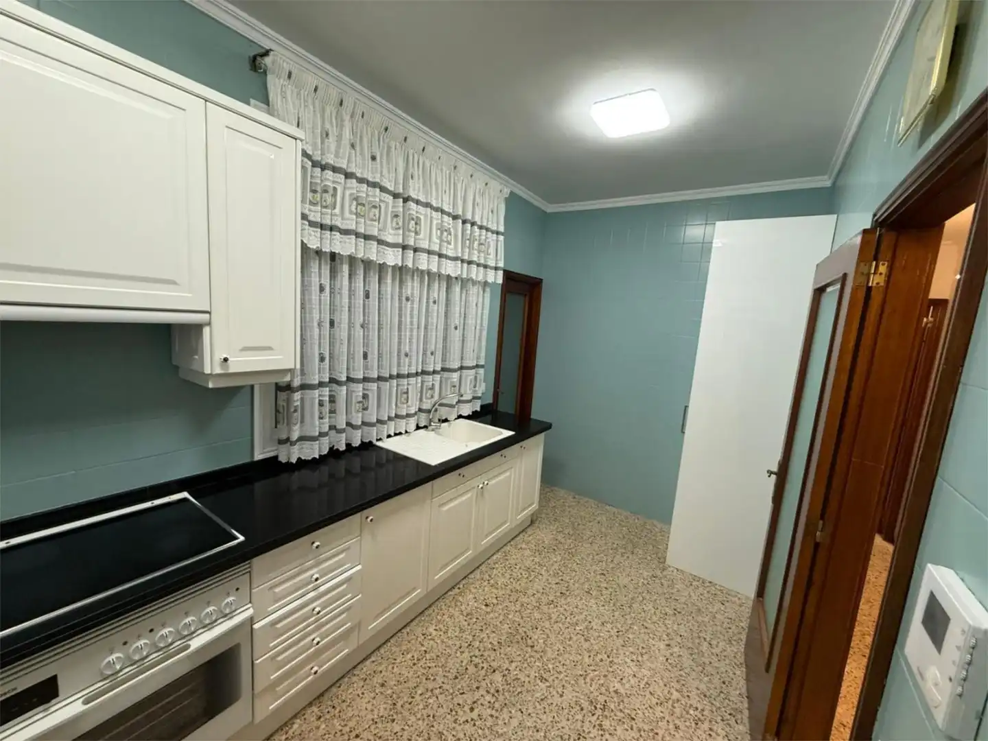 Flat for rent in Calle de Pi y Margall, 41, Alcaravaneras Flat for rent in Calle de Pi y Margall, 41, Alcaravaneras
