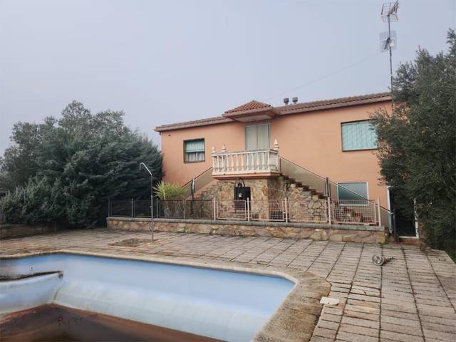 Casa-chalet en Venta en Usagre
