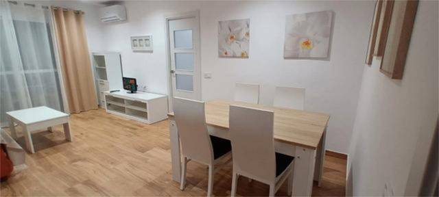 Piso en Alquiler en Sta. Aurelia - Cantábrico - Atlàntico - La Romería