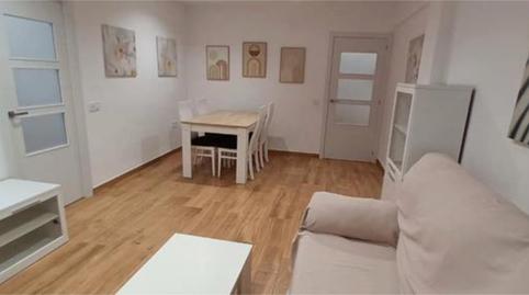 Foto 2 de Piso de alquiler en Sta. Aurelia - Cantábrico - Atlàntico - La Romería,  Sevilla Capital