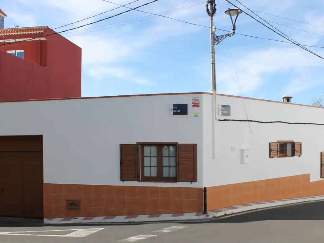 Pis en venda a Calle el Carmen, 10, Tamaimo - Arguayo Vista exterior de Pis en venda en Santiago del Teide amb Aire condicionat, Calefacció i Terrassa