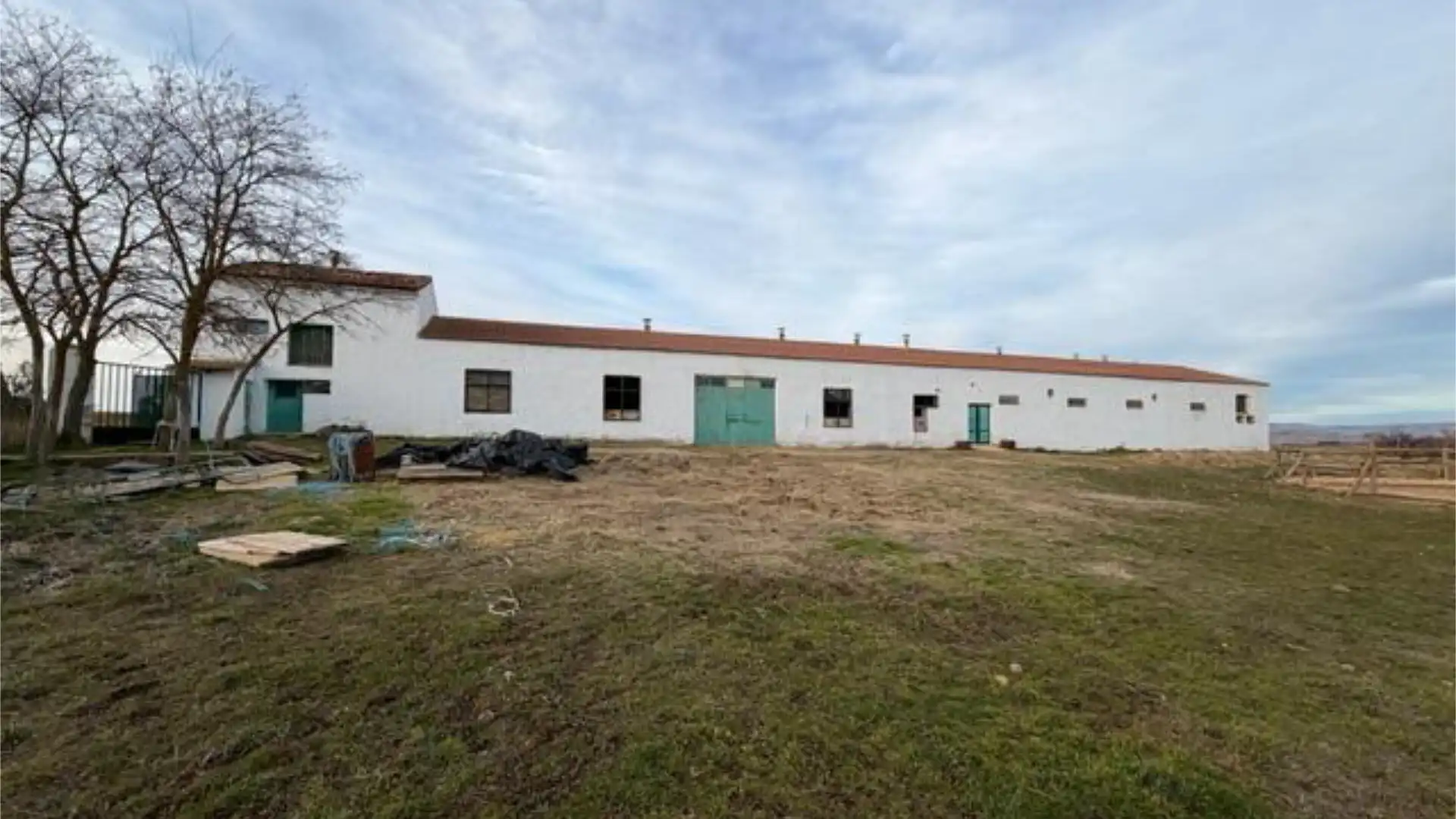 Nave industrial de alquiler en Avenida Valladolid - Barriada Yagüe Vista exterior de Nave industrial de alquiler en Soria Capital