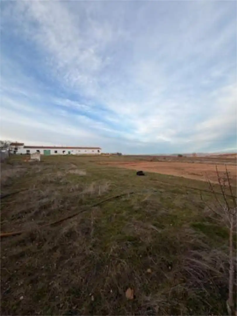 Nau industrial de lloguer a Avenida Valladolid - Barriada Yagüe Nau industrial de lloguer en Soria Capital