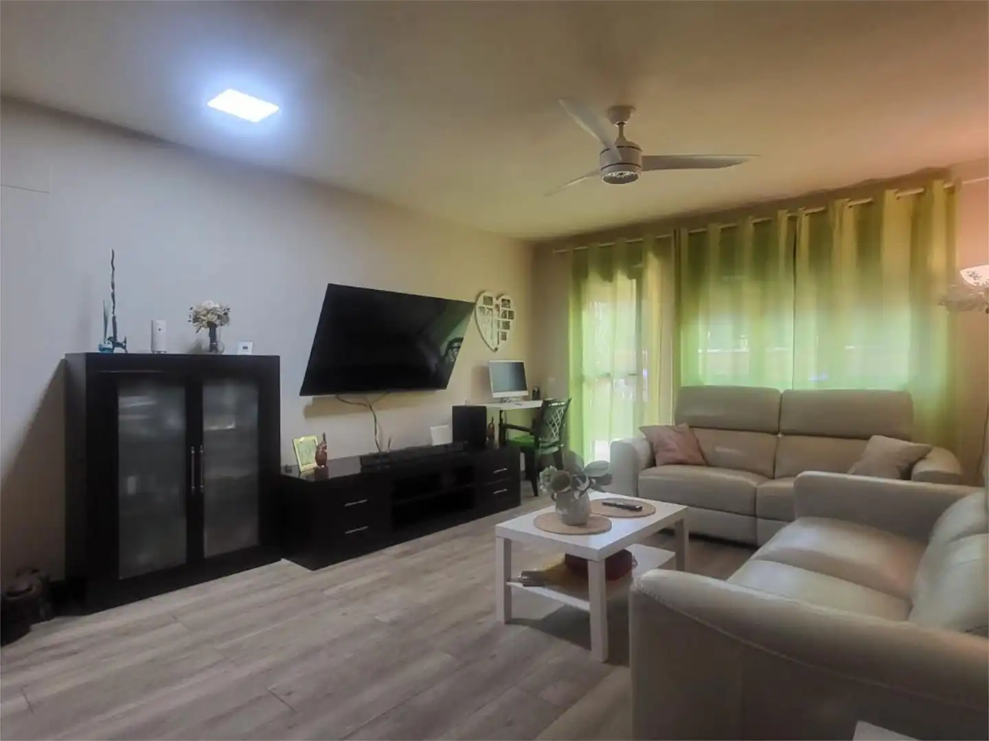 Living room of Flat for sale in Navalcarnero  with Air Conditioner, Terrace and Swimming Pool
