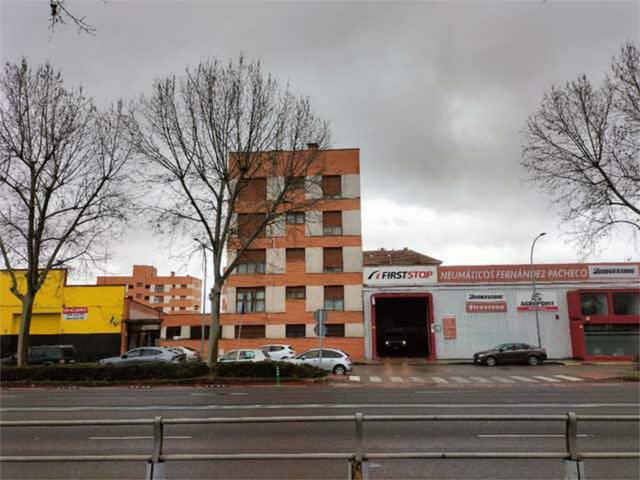 Garaje en Alquiler en El Torreón - Los Ángeles - El Pilar