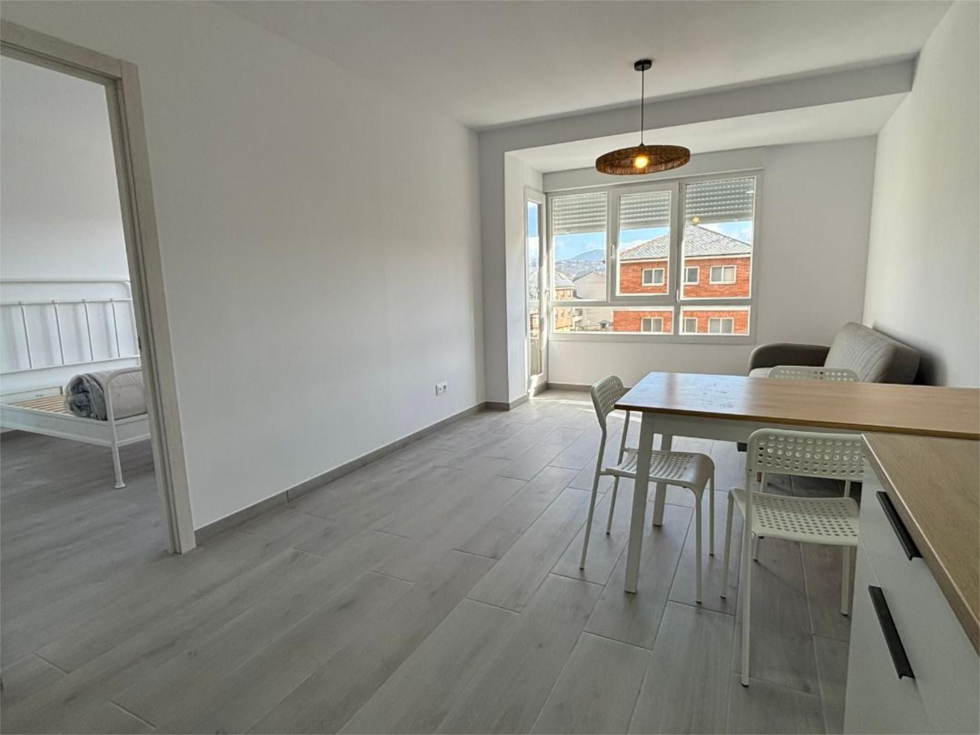 Comedor de Piso de alquiler en Ponferrada con Calefacción, Amueblado y Balcón