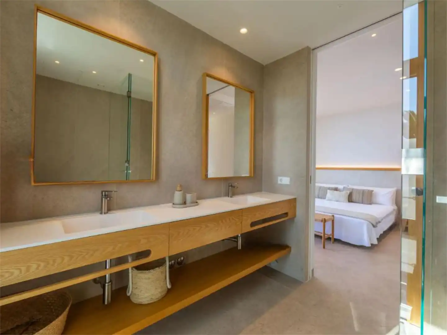 Houses for sale in Urbanización Atlanterra J, 3, Alemanes Bathroom of Houses for sale in Zahara de los Atunes with Air Conditioner, Terrace and Swimming Pool