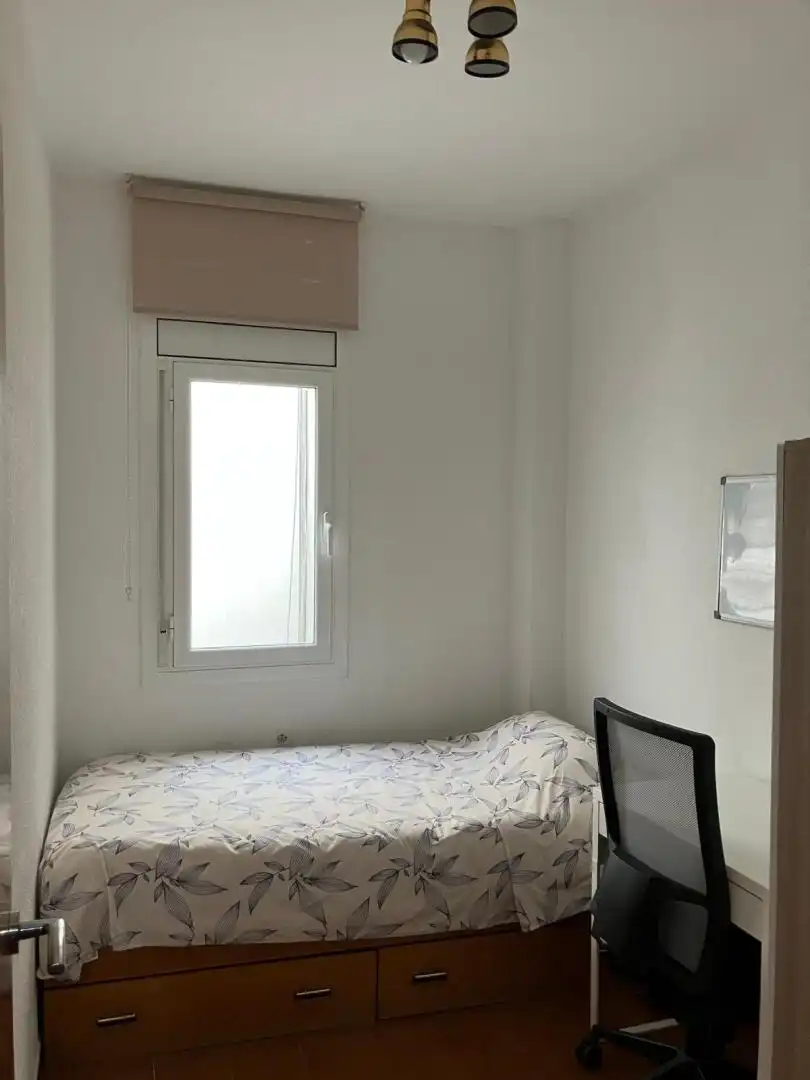 Bedroom of Study for share in Barcelona  with Furnished