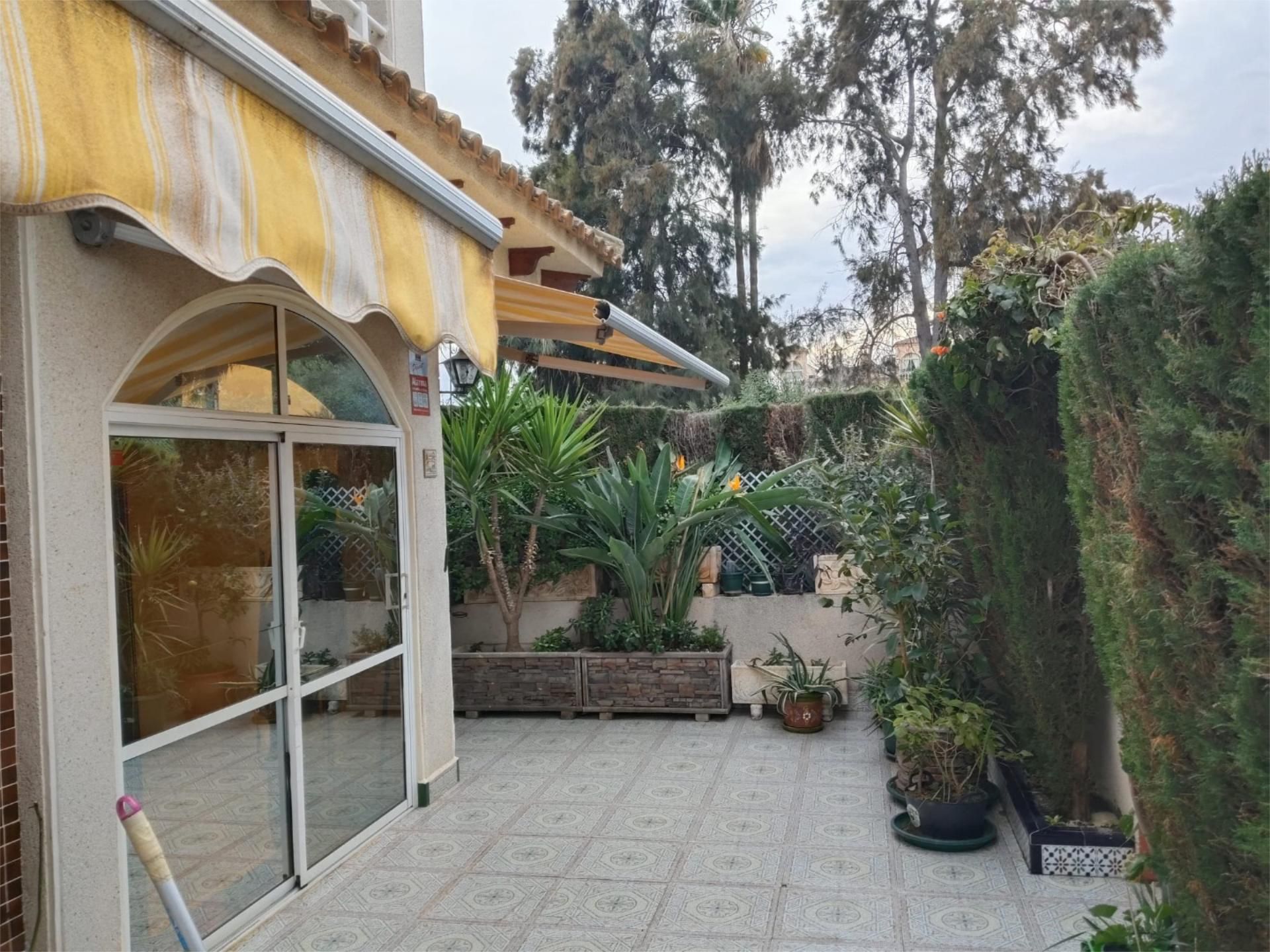 Jardí de Pis en venda en Torrevieja amb Aire condicionat, Calefacció i Jardí privat