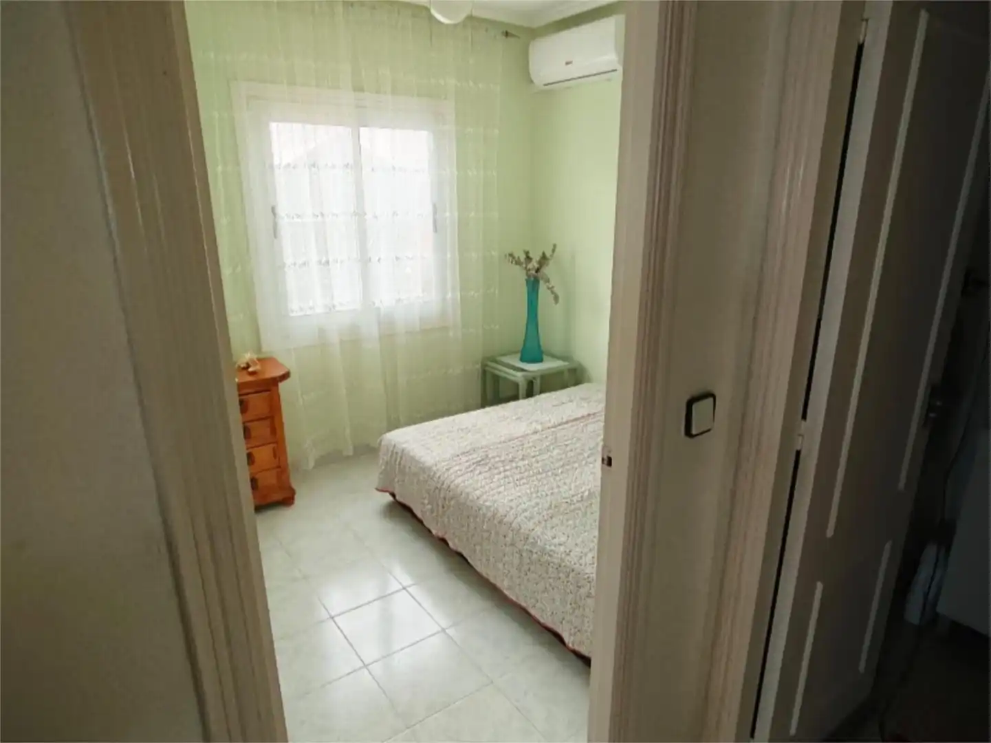 Piso en venta en Calle Alto Rey, 6, Los Balcones - Los Altos Habitación de Piso en venta en Torrevieja con Aire acondicionado, Calefacción y Jardín privado