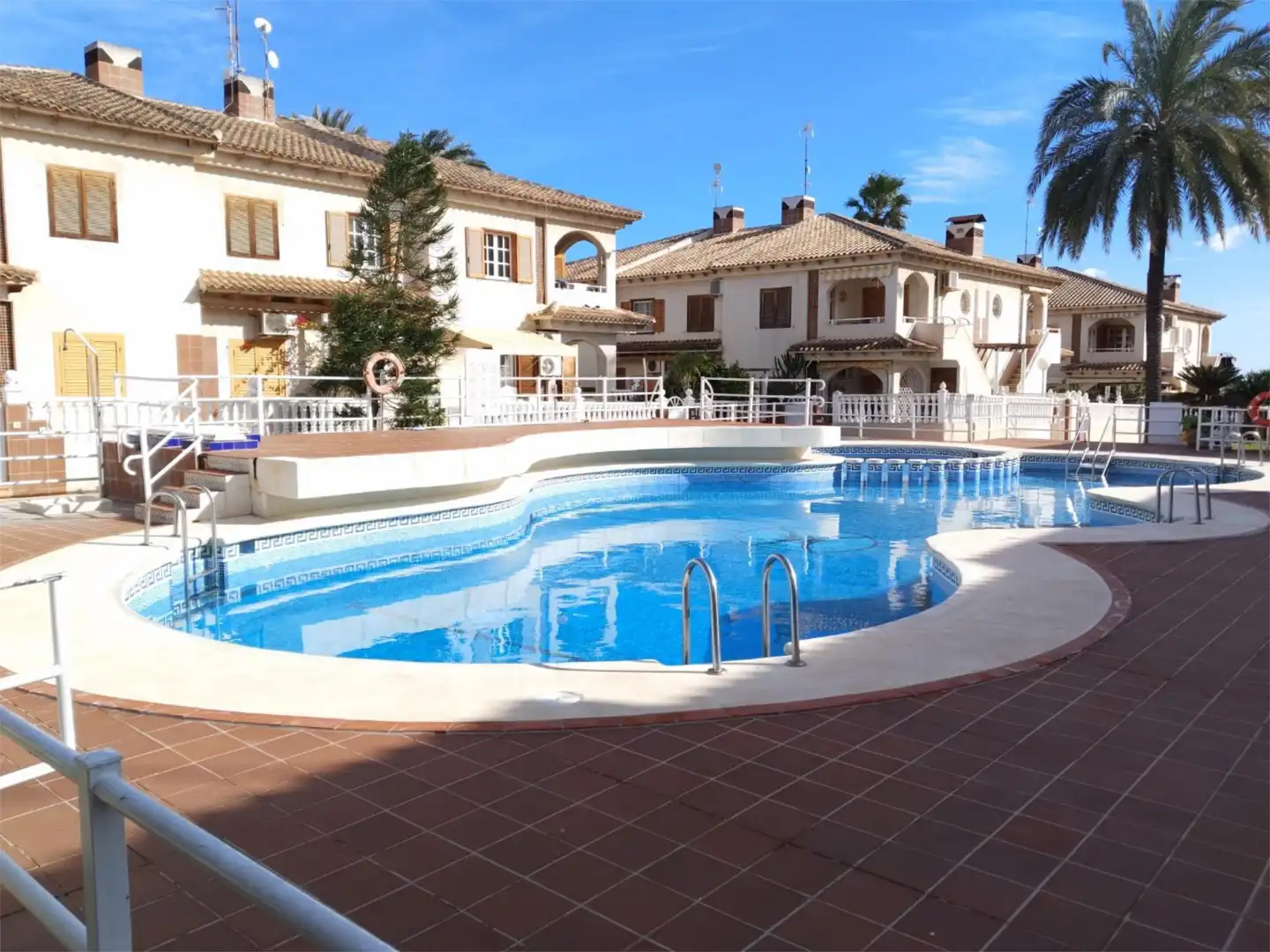 Piso en venta en Calle Alto Rey, 6, Los Balcones - Los Altos Piscina de Piso en venta en Torrevieja con Aire acondicionado, Calefacción y Jardín privado