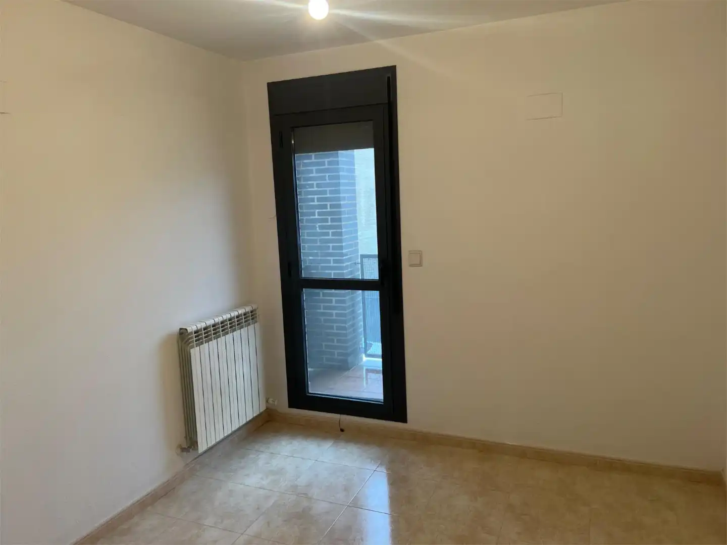 Dormitori de Apartament per a compartir en Tierz amb Calefacció, Jardí privat i Terrassa