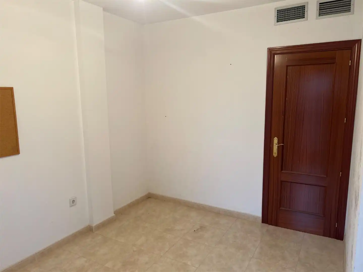 Dormitori de Apartament per a compartir en Tierz amb Calefacció, Jardí privat i Terrassa
