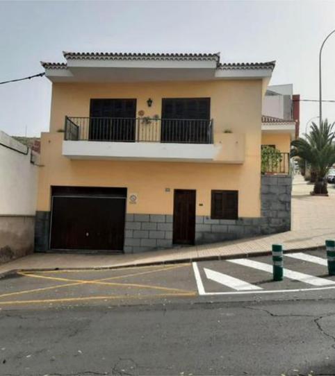 Einfamilien-Reihenhaus zum Verkauf in Guía de Isora interior, Guía de Isora - Bild 2 Foto 2 von Einfamilien-Reihenhaus zum Verkauf in Guía de Isora interior, Guía de Isora