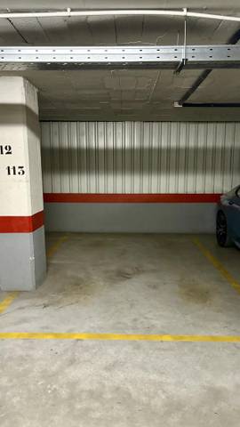 Garaje en Alquiler en Avenida Jorge Luis Borges, 30 en El Tejar - Hacienda Bizcochero