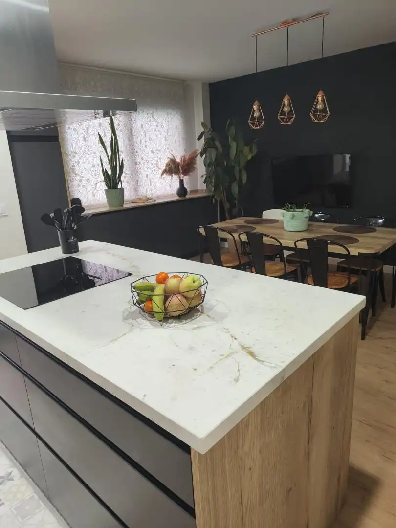 Casa o chalet en venta en Calle Siervas de Maria, 16, Valdepeñas Cocina de Casa o chalet en venta en Valdepeñas con Aire acondicionado, Terraza y Piscina