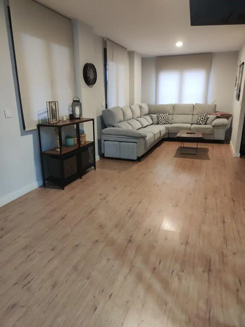 Casa o chalet en venta en Calle Siervas de Maria, 16, Valdepeñas Sala de estar de Casa o chalet en venta en Valdepeñas con Aire acondicionado, Terraza y Piscina