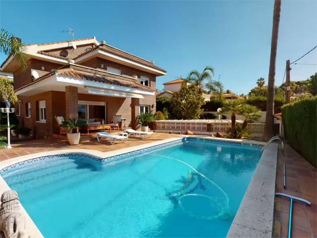 Casa-chalet en Alquiler en Carrer de Viladomat, 21 en Covamar