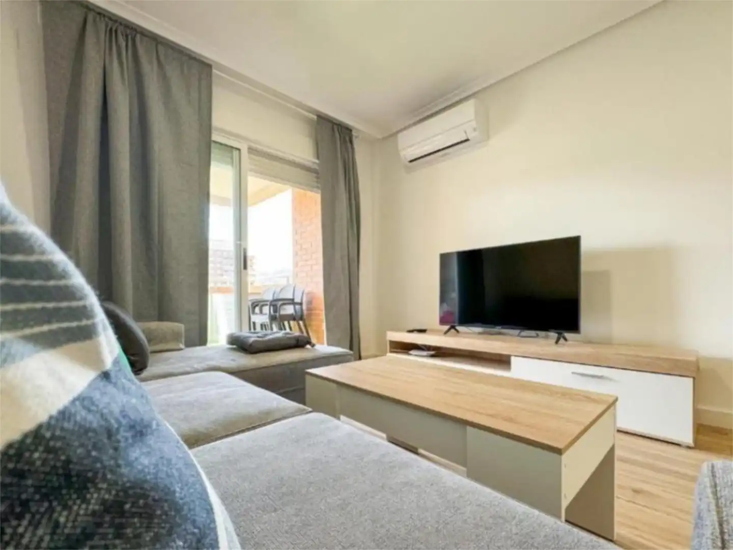 Living room of Flat for sale in Oropesa del Mar / Orpesa  with Air Conditioner, Swimming Pool and Balcony
