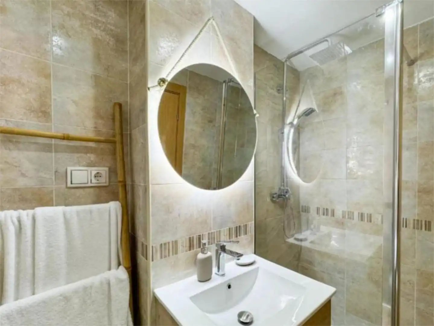 Bathroom of Flat for sale in Oropesa del Mar / Orpesa  with Air Conditioner, Swimming Pool and Balcony