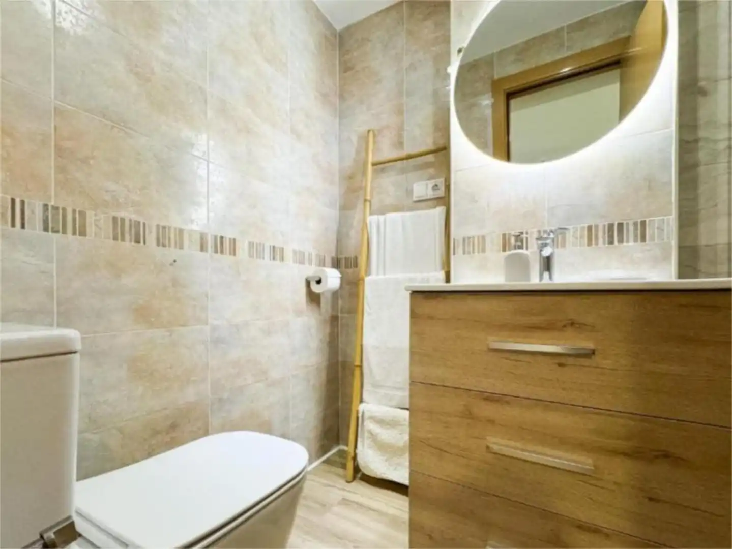 Bathroom of Flat for sale in Oropesa del Mar / Orpesa  with Air Conditioner, Swimming Pool and Balcony
