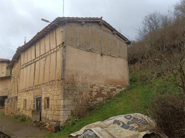 Casa-chalet en Venta en Valmala