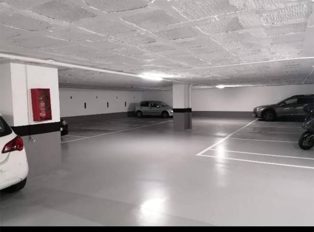 Garaje en Alquiler en Calle Santa Joaquina de Vedruna, 4 en La Buhaira