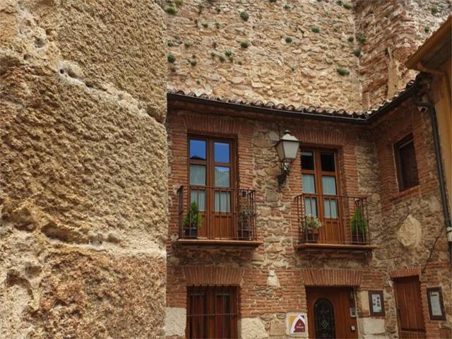 Casa adosada en Venta en Calle del Arco, 10 en Buitrago del Lozoya